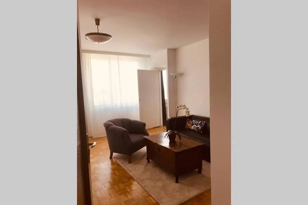 Apartamento Mitten Im Achten. Zentrale Wohnung In Wien